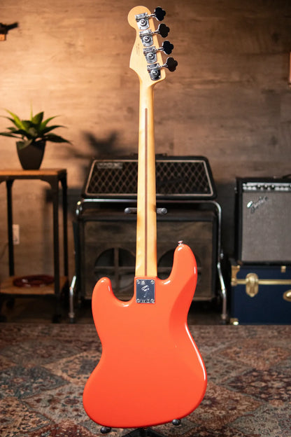 Fender Player II Jazz Bass Maple Fingerboard - Coral Red