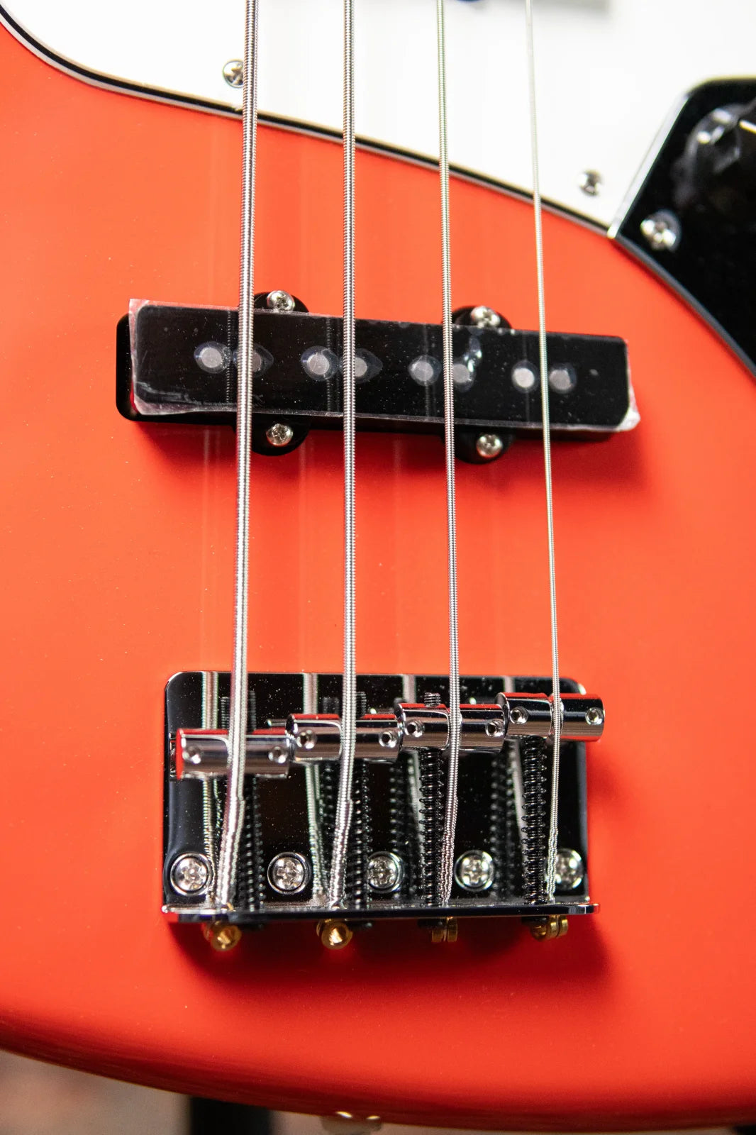 Fender Player II Jazz Bass Maple Fingerboard - Coral Red