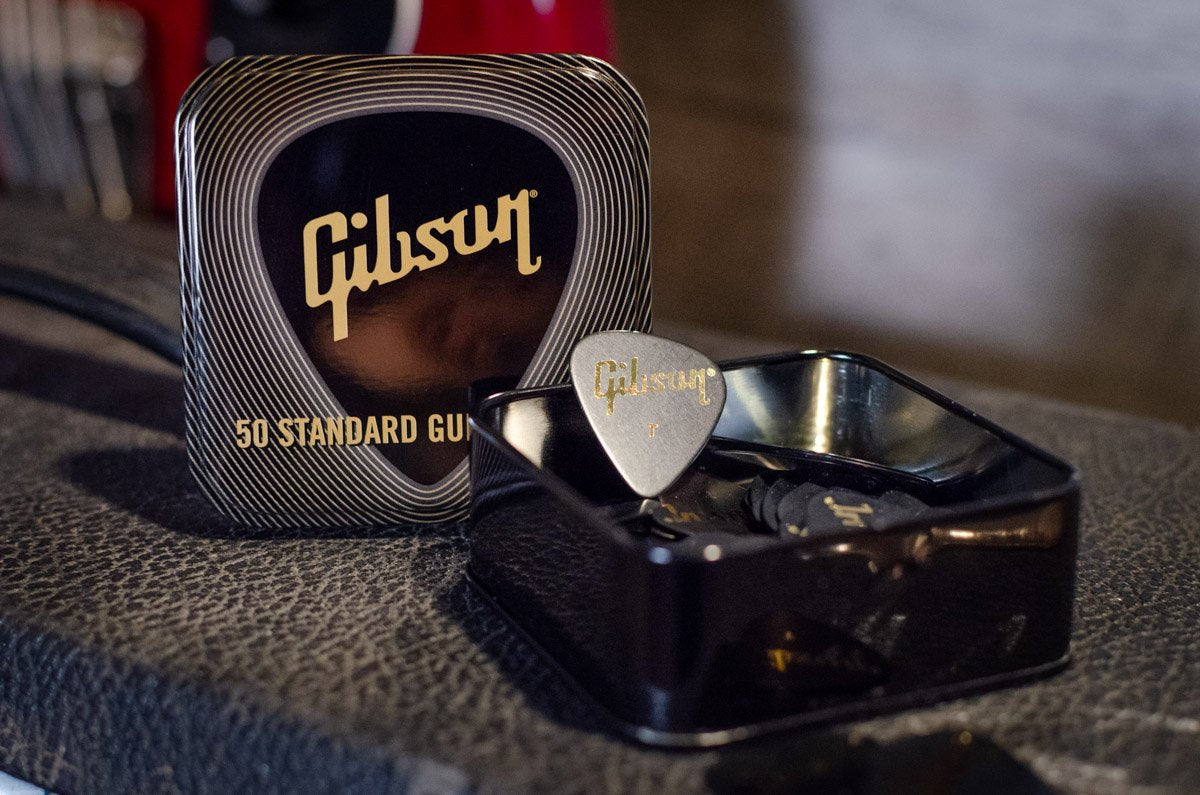 Gibson Standard Pick Tin 50 pcs. Black - Thin