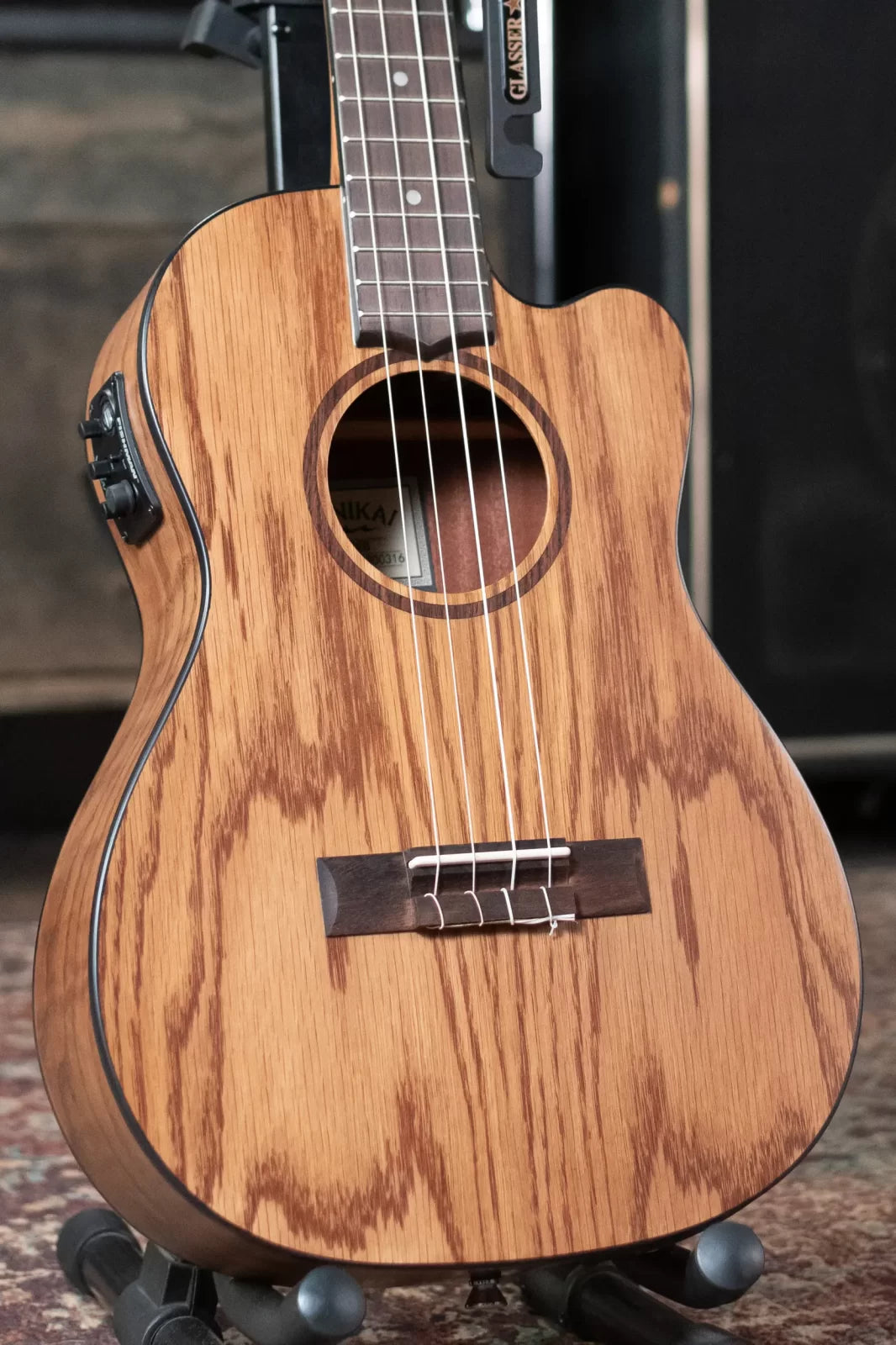 Lanikai OA-CEB Oak Baritone Ukulele Cutaway with Electronics
