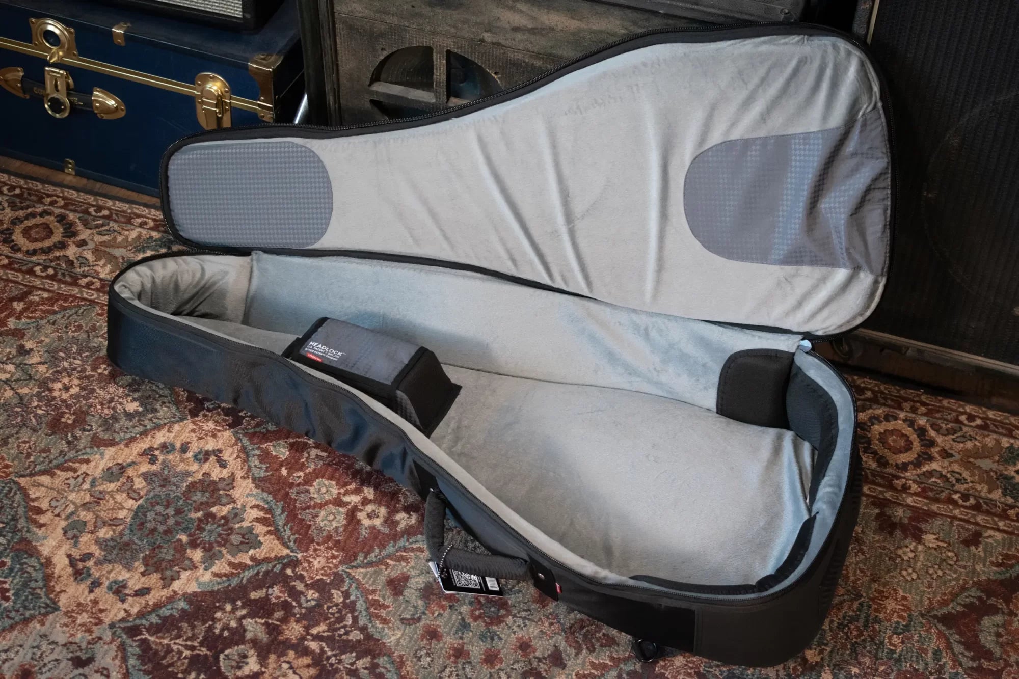MONO Classic OM/Classical Guitar Case Black