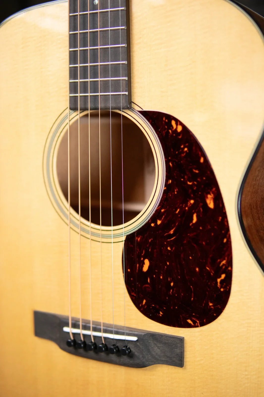 Martin 000-18 Acoustic Guitar with Hardshell Case - Demo