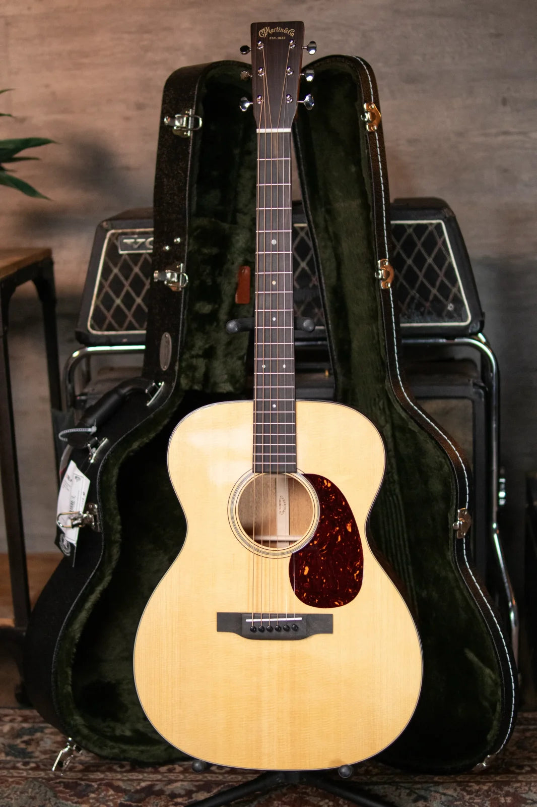 Martin 000-18 Acoustic Guitar with Hardshell Case - Demo