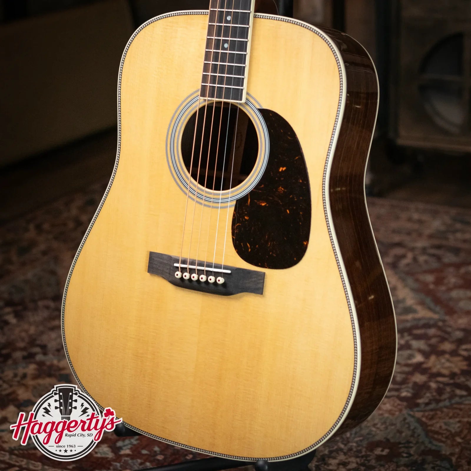 Martin HD-35 Dreadnought Acoustic Guitar with Hardshell Case