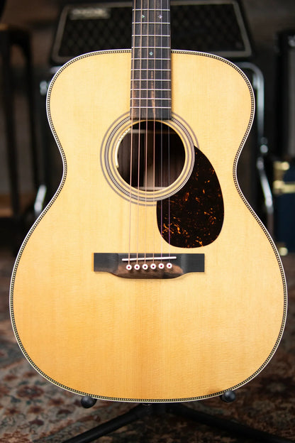 Martin OM-28E Acoustic/Electric with Hardshell Case