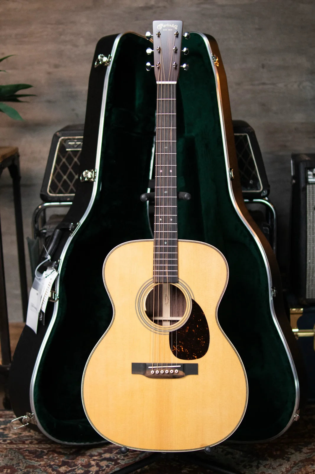 Martin OM-28E Acoustic/Electric with Hardshell Case