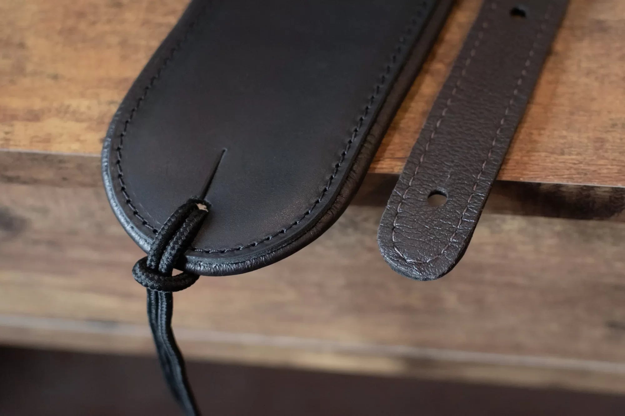 Martin Premium Rolled Leather Guitar Strap - Black