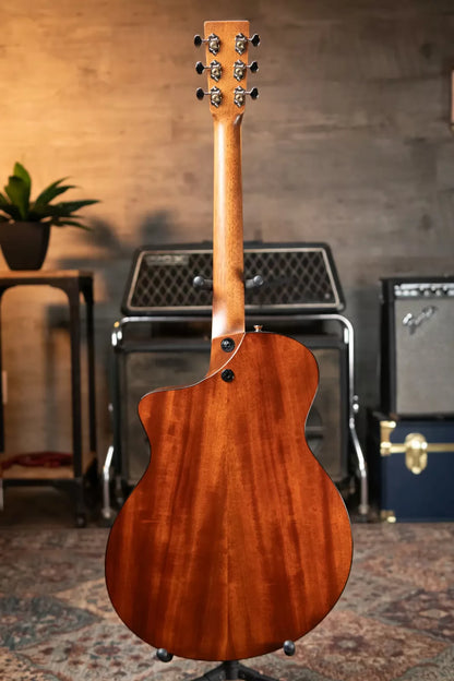 Martin SC-18E Acoustic/Electric with Hardshell Case