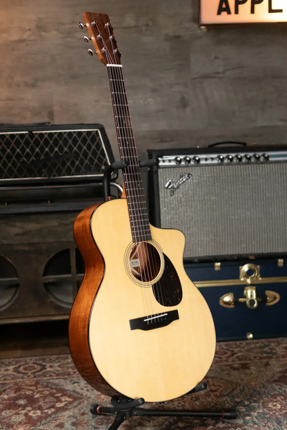 Martin SC-18E Acoustic/Electric with Hardshell Case