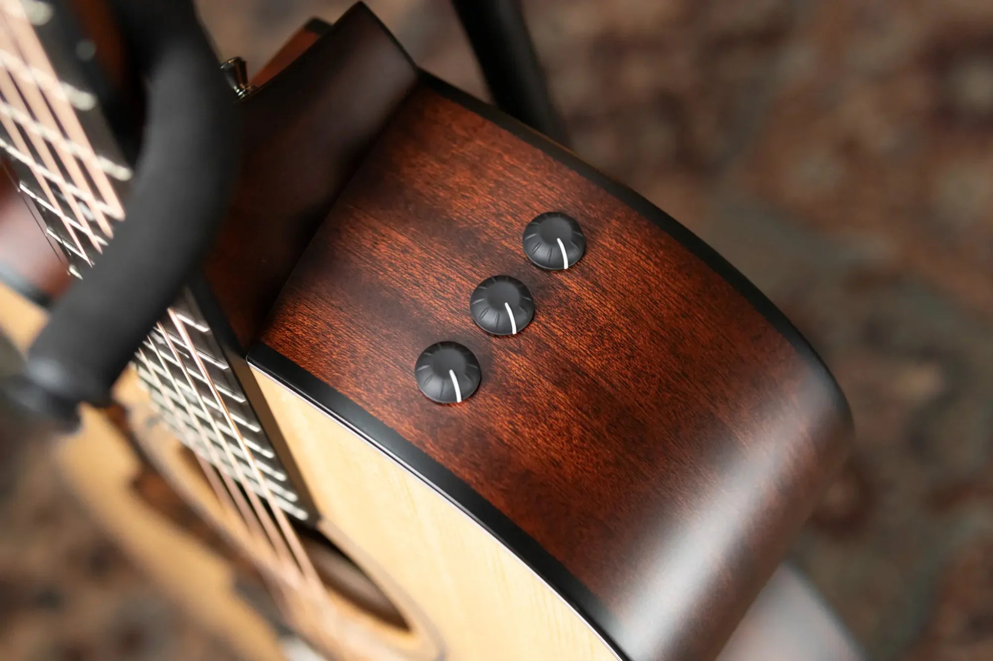 Taylor 314ce Left-Handed Grand Auditorium Acoustic/Electric with Deluxe Hardshell Case
