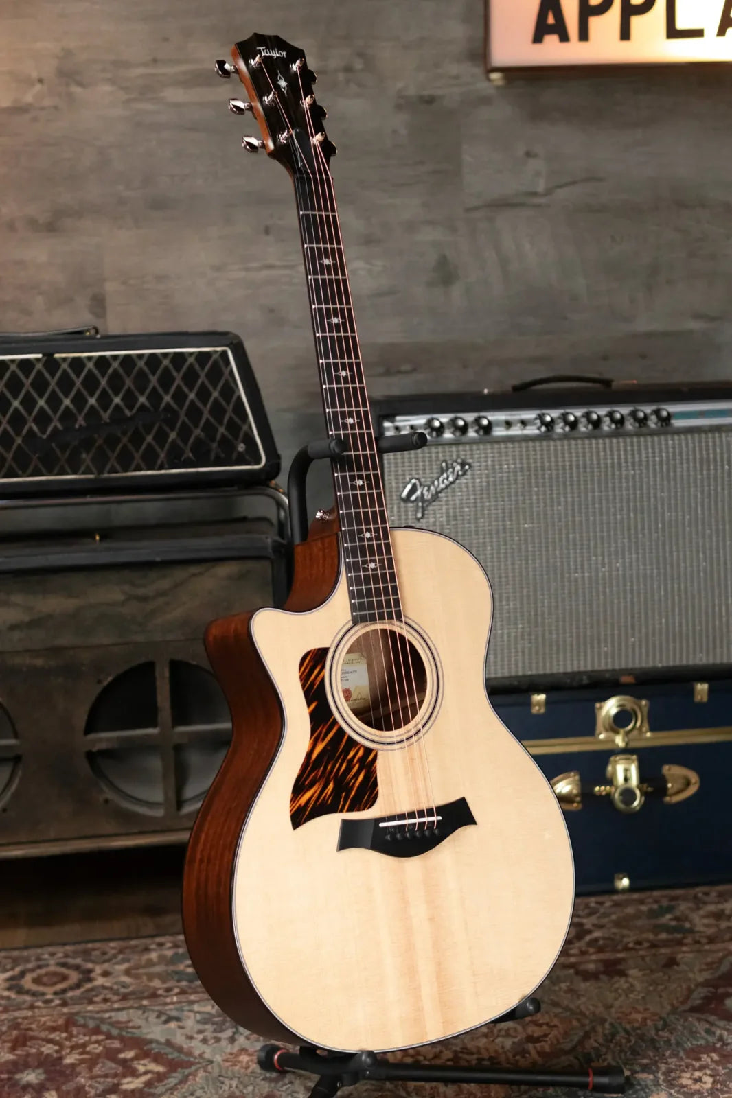 Taylor 314ce Left-Handed Grand Auditorium Acoustic/Electric with Deluxe Hardshell Case
