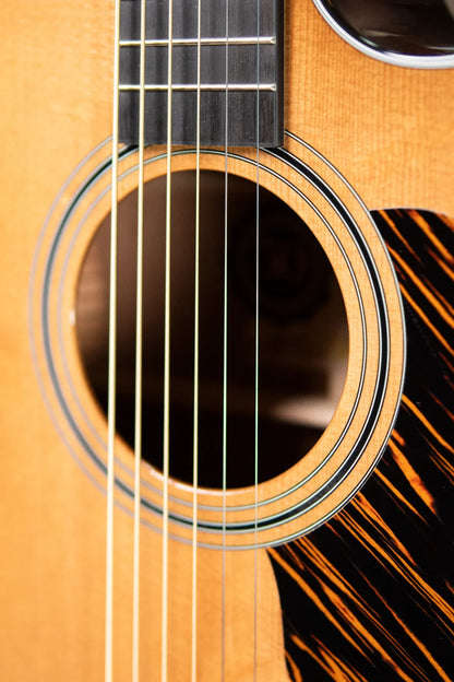 Taylor 316ce Baritone-6 LTD 50th Anniversary Grand Symphony Acoustic/Electric with Hardshell Case