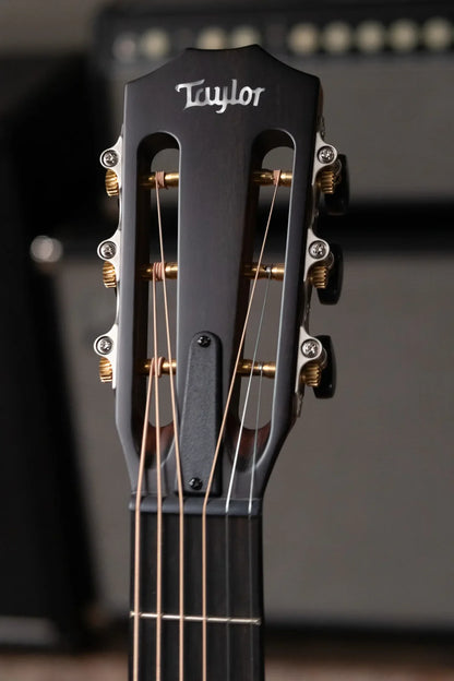 Taylor 322e 12-Fret Grand Concert Acoustic/Electric Guitar with Hardshell Case