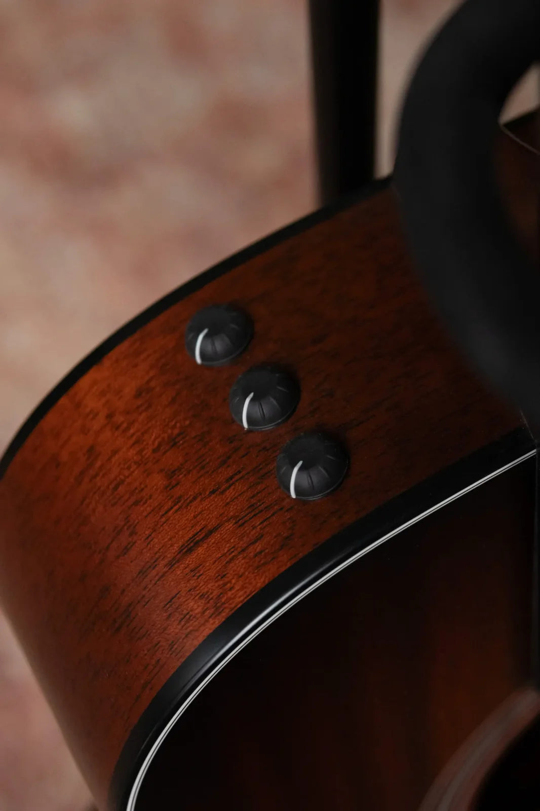 Taylor 322e 12-Fret Grand Concert Acoustic/Electric Guitar with Hardshell Case