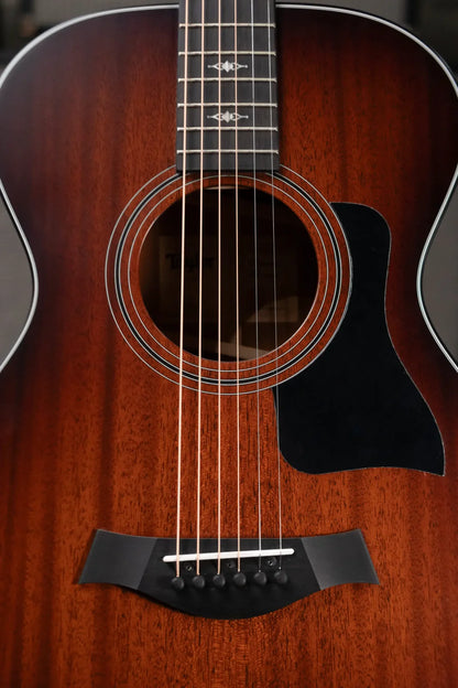 Taylor 322e 12-Fret Grand Concert Acoustic/Electric Guitar with Hardshell Case