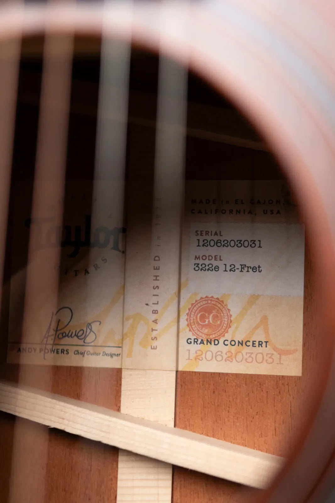 Taylor 322e 12-Fret Grand Concert Acoustic/Electric Guitar with Hardshell Case