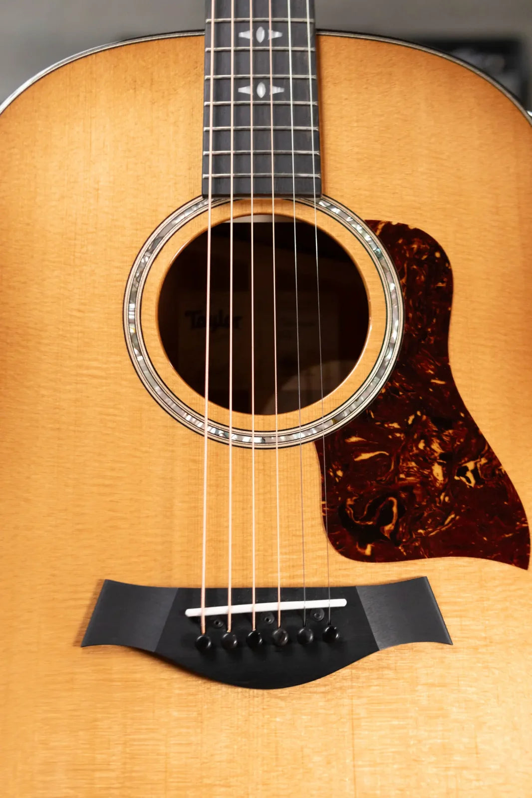 Taylor 517e Grand Pacific Acoustic/Electric with Hardshell Case - Factory Demo
