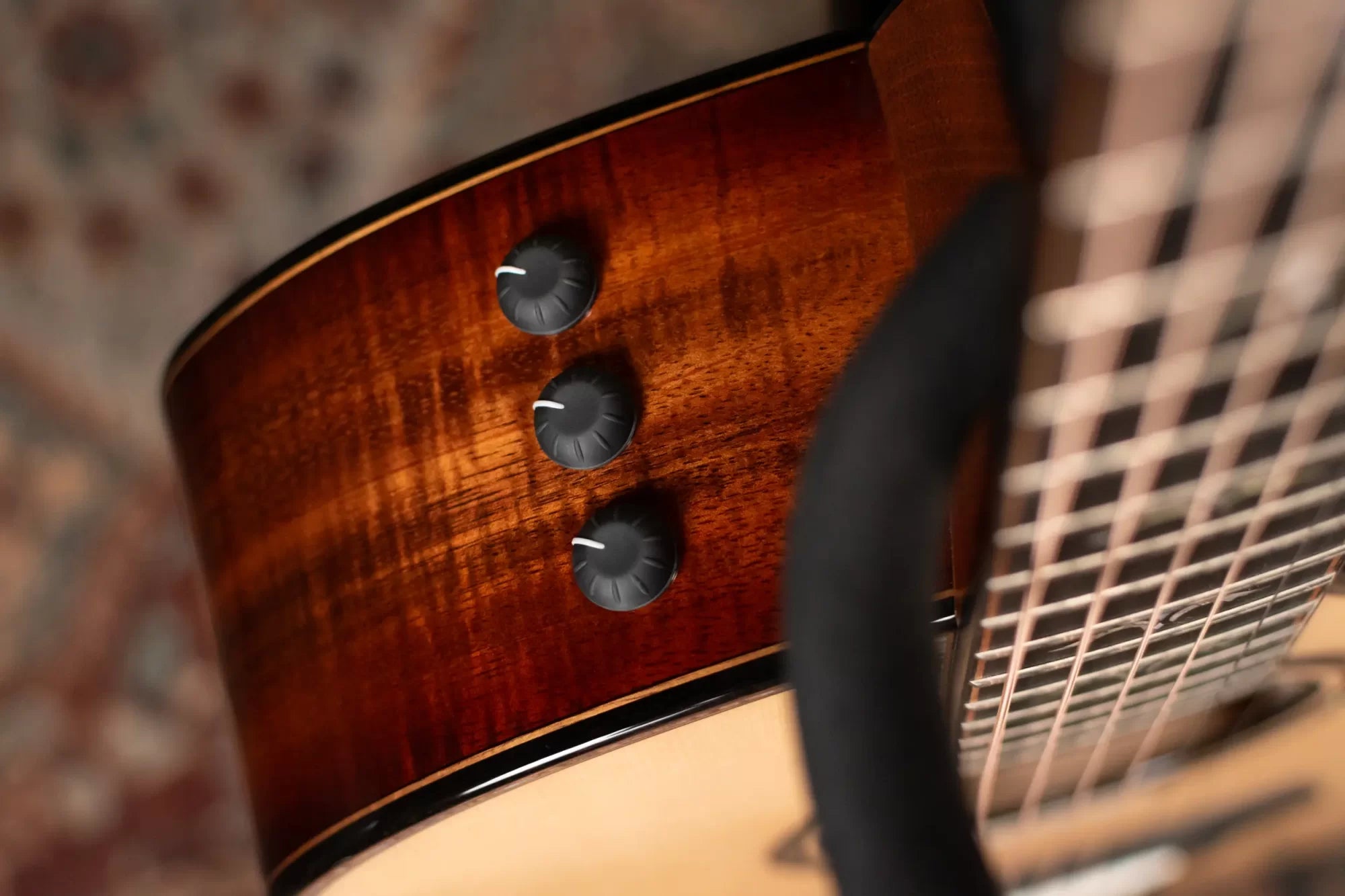 Taylor 914ce LTD Koa/Sitka Spruce Grand Auditorium Acoustic/Electric Guitar - Shaded Edge Burst with Hardshell Case