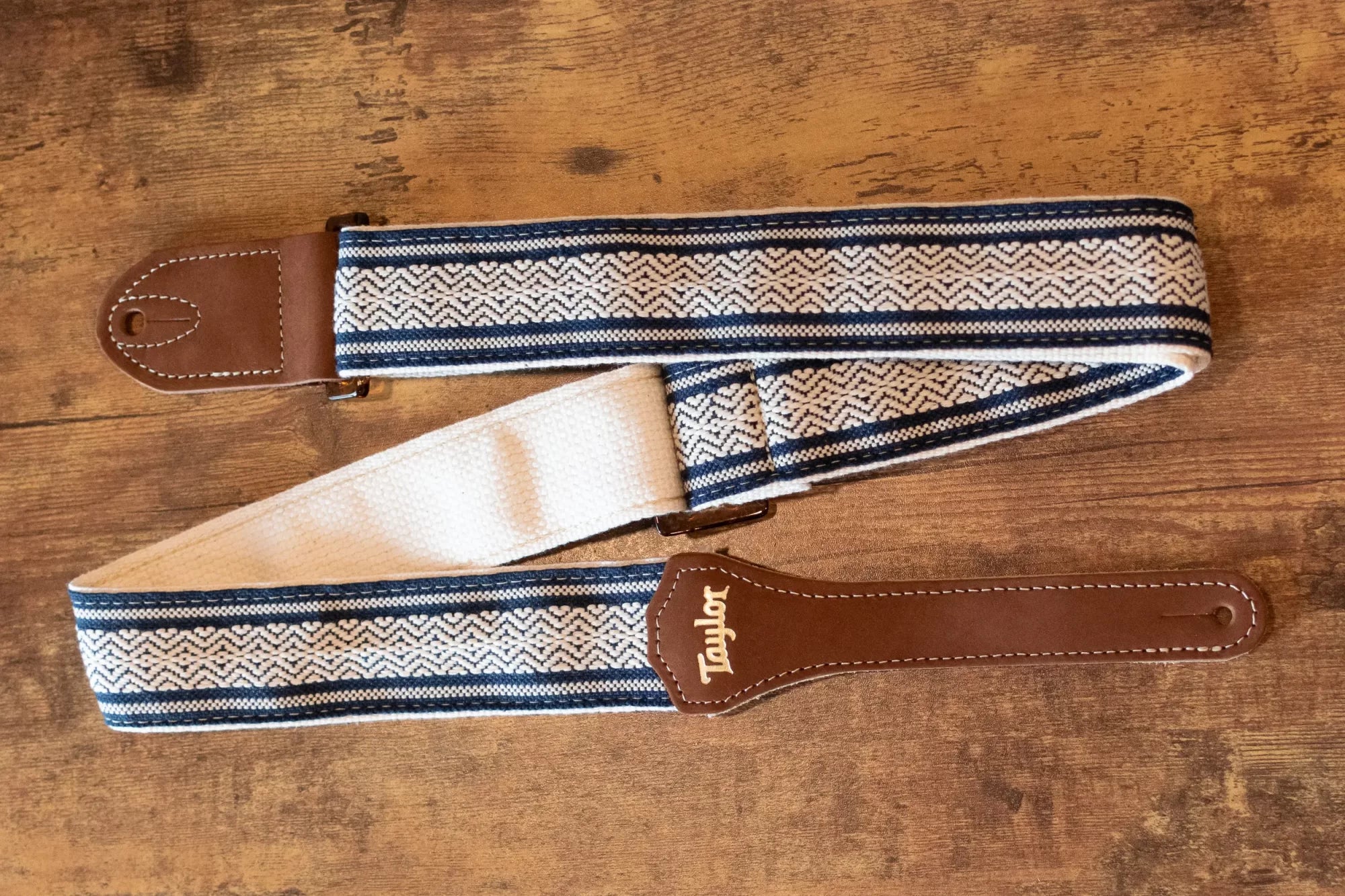 Taylor Academy Guitar Strap - White/Blue Jacquard Cotton 2"