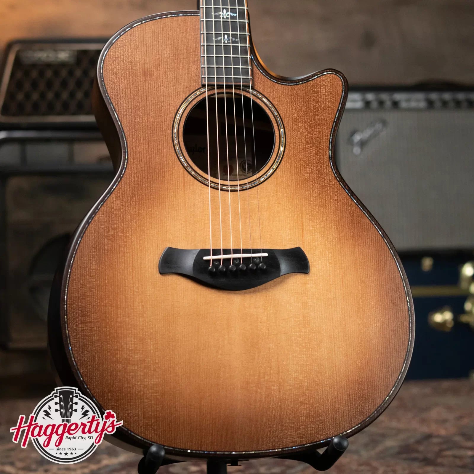 Taylor Builder's Edition 914ce Wild Honey Burst Grand Auditorium Acoustic/Electric with Deluxe Hardshell Case