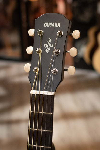 Yamaha APXT2 3/4-Size Thin-Line Cutaway Acoustic/Electric Guitar - Black with Gig Bag