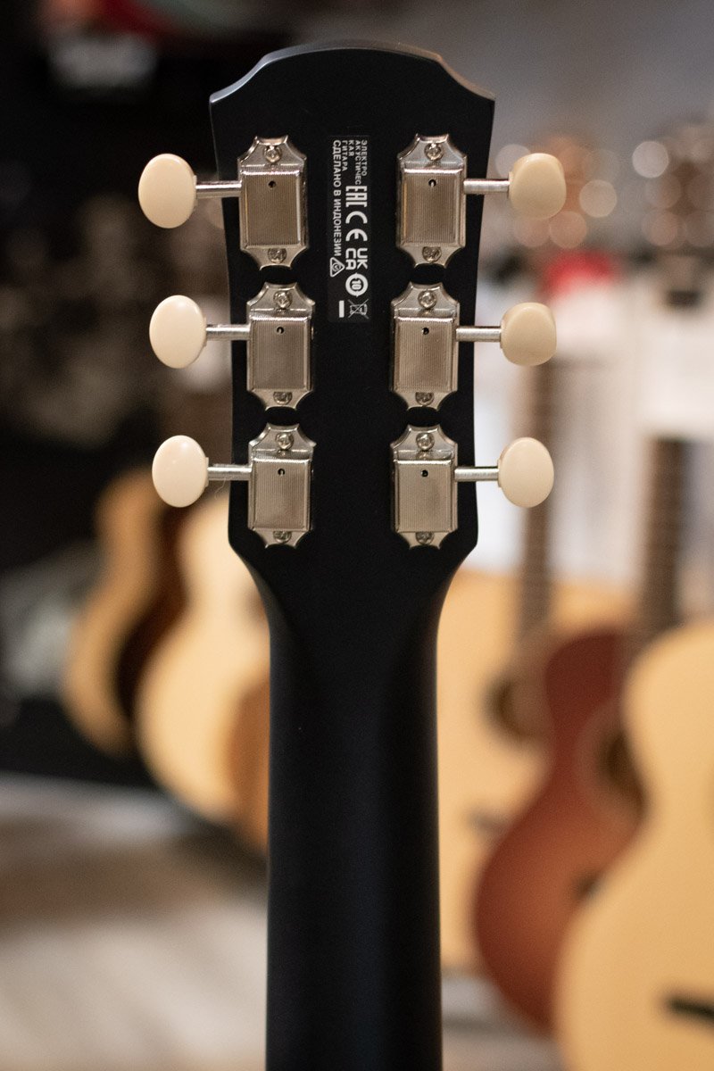 Yamaha APXT2 3/4-Size Thin-Line Cutaway Acoustic/Electric Guitar - Black with Gig Bag