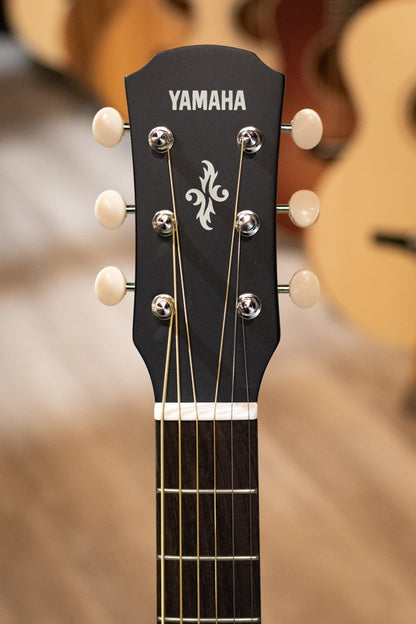 Yamaha APXT2 3/4-Size Thin-Line Cutaway Acoustic/Electric Guitar - Old Violin Sunburst with Gig Bag