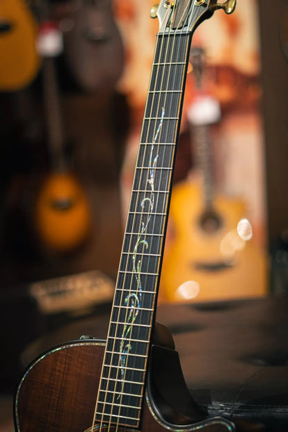Taylor Builder's Edition K24ce Grand Auditorium Acoustic/Electric Guitar with Deluxe Hardshell Case