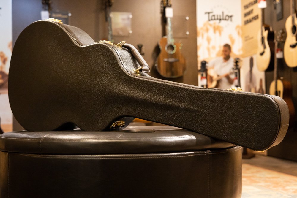 Taylor 214ce -SB DLX Acoustic/Electric Guitar with Deluxe Hardshell Case - Used Floor Model