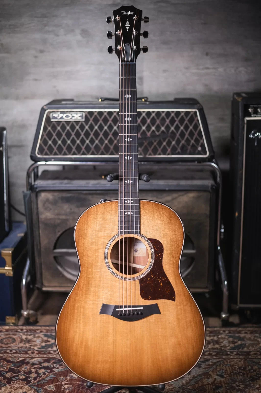 Taylor 517e Grand Pacific Acoustic/Electric Guitar - Tobacco Sunburst with Deluxe Hardshell - Floor Model