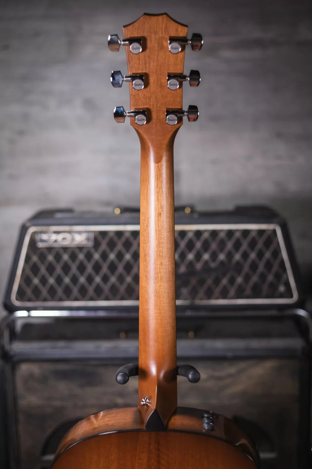 Taylor 517e Grand Pacific Acoustic/Electric Guitar - Tobacco Sunburst with Deluxe Hardshell - Floor Model