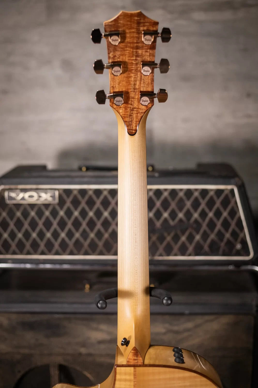 Taylor Custom Shop Grand Auditorium Bearclaw Spruce/Flame Maple Acoustic/Electric Guitar with Hardshell Case