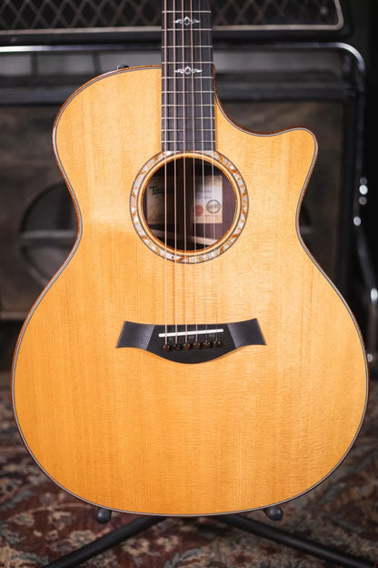 Taylor ‘23 Catch Custom C14ce #6 Grand Auditorium Acoustic/Electric with Hardshell Case