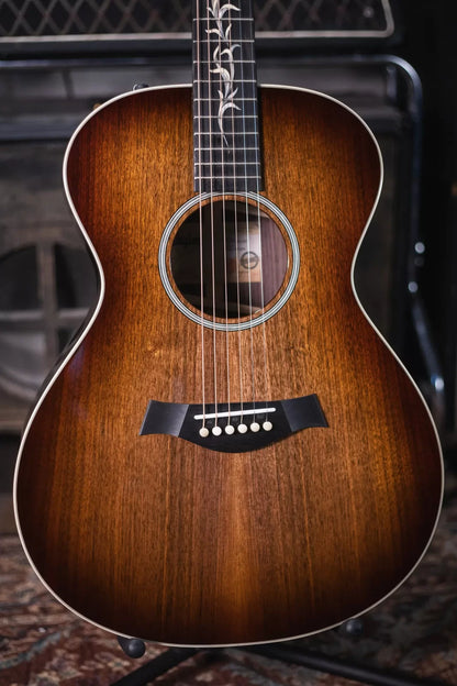 Taylor ‘23 Catch Custom C22e #25 Grand Concert Acoustic/Electric Guitar & Circa 74 Amplifier Combo
