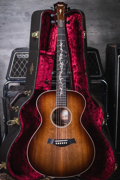 Taylor ‘23 Catch Custom C22e #25 Grand Concert Acoustic/Electric Guitar & Circa 74 Amplifier Combo