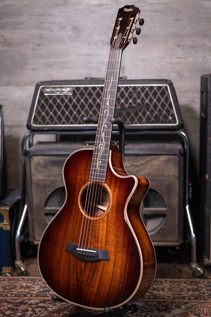 Taylor K22ce 12-Fret Grand Concert Acoustic/Electric Guitar - Deluxe Hardshell Case