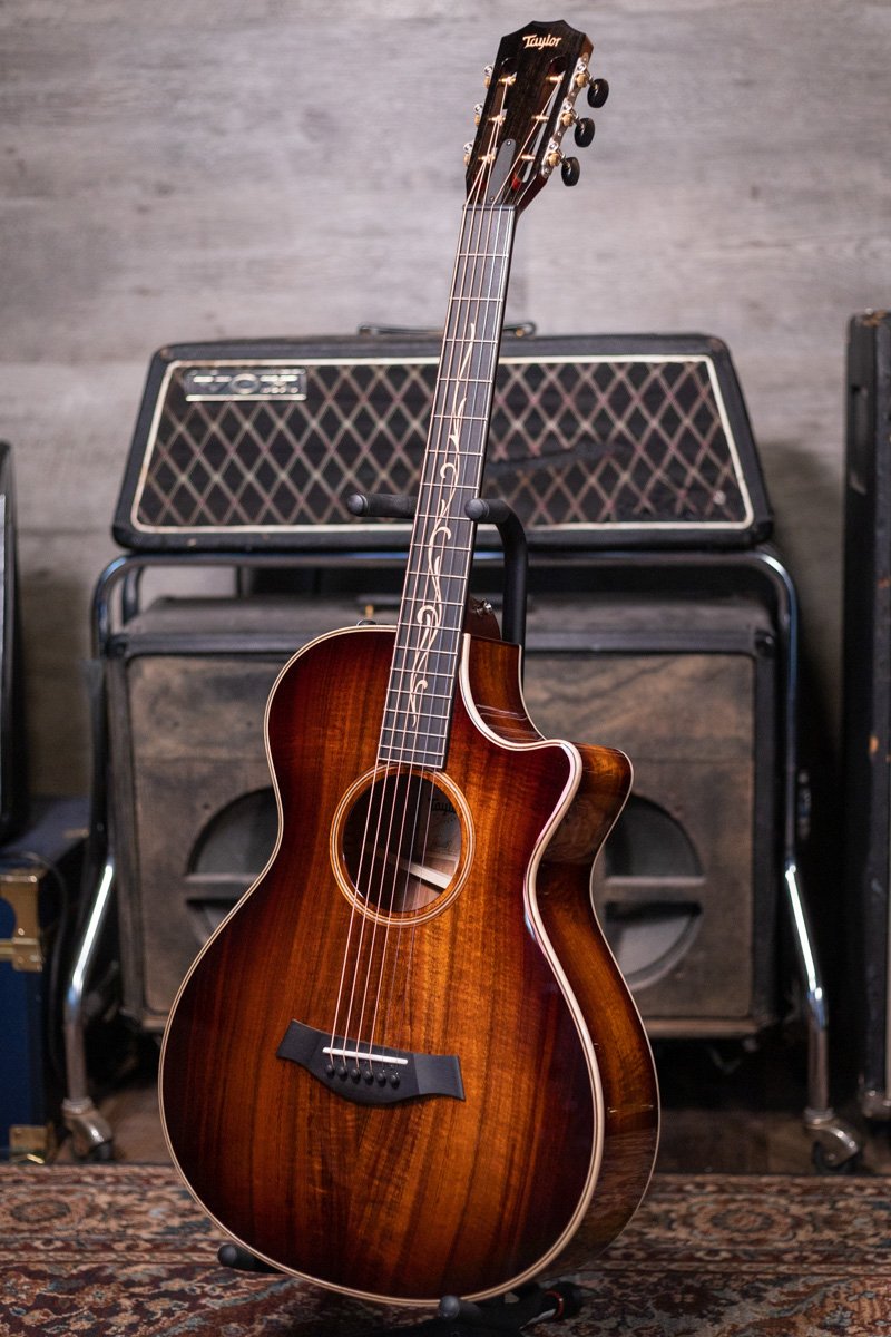 Taylor K22ce 12-Fret Grand Concert Acoustic/Electric Guitar - Deluxe Hardshell Case