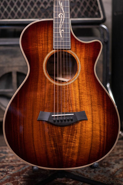 Taylor K22ce 12-Fret Grand Concert Acoustic/Electric Guitar - Deluxe Hardshell Case