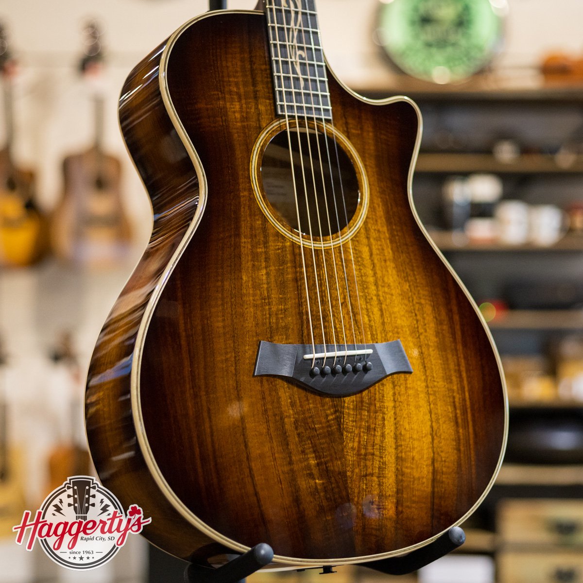 Taylor K22ce 12-Fret Grand Concert Acoustic/Electric Guitar - Deluxe Hardshell Case