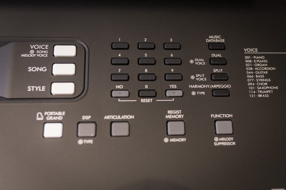 Yamaha PSR-EW310 76-Key Portable Keyboard B-STOCK