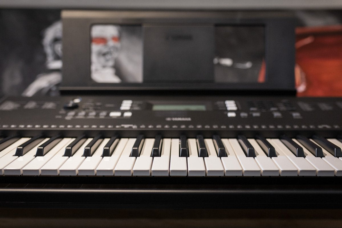 Yamaha PSR-EW310 76-Key Portable Keyboard B-STOCK